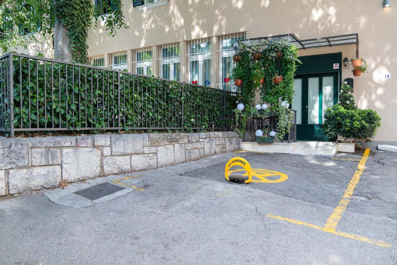 רייקה La Guardia Apartment With Free Private Parking מראה חיצוני תמונה